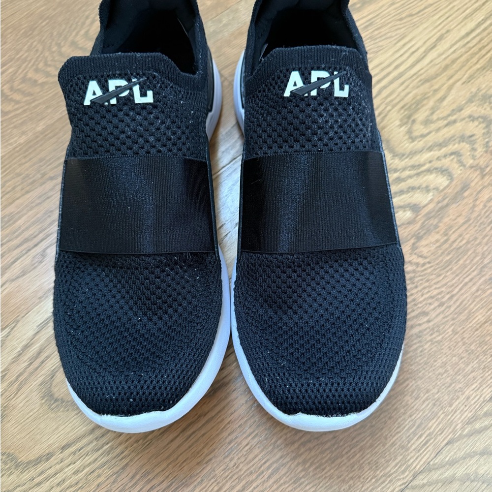 APL Women’s Black Techloom Bliss Sneakers - size 8
